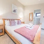 Family Friendly, Lovely Lakeland With Private Parking And A Patio * Hawkshead