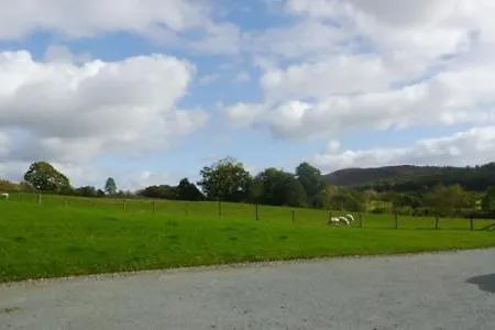 Шале Family Friendly, Lovely Lakeland With Private Parking And A Patio